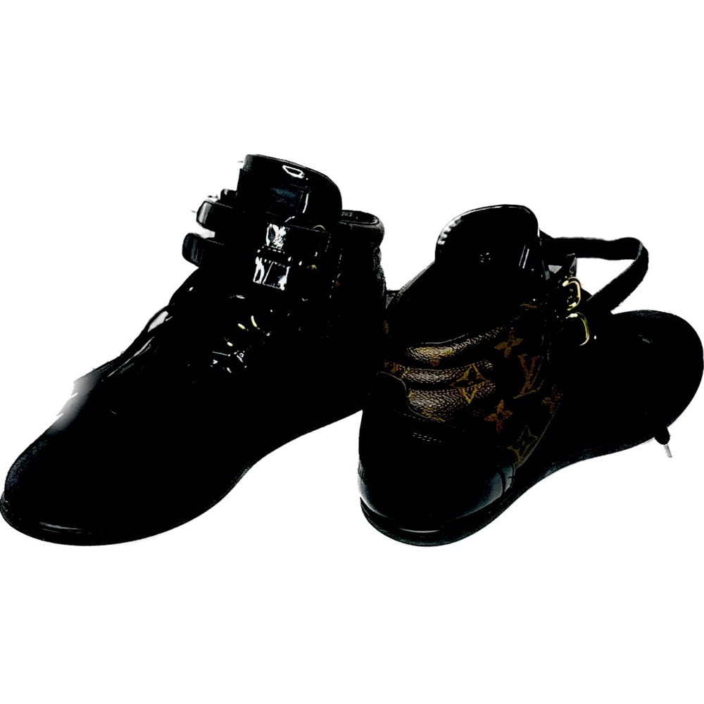 Louis Vuitton suede and patient leather tennis shoe